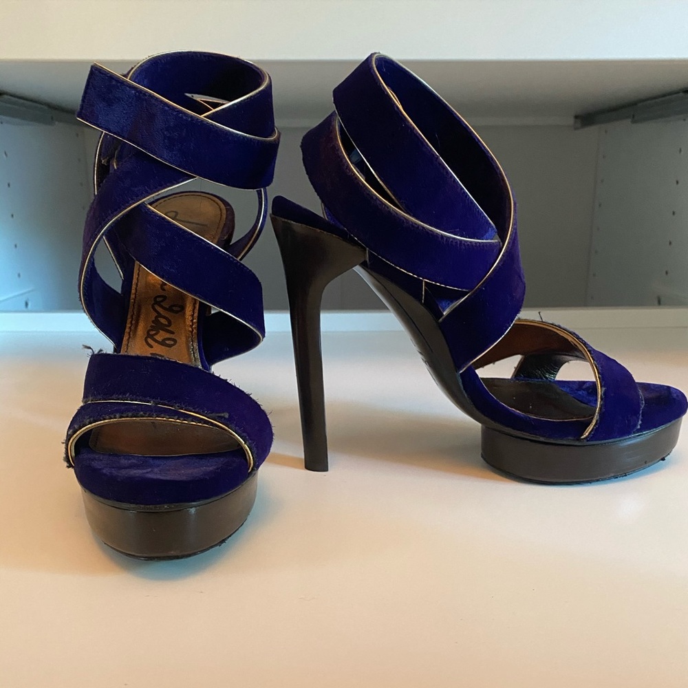 Lanvin Womens Velvet Strappy Heel, 37.5